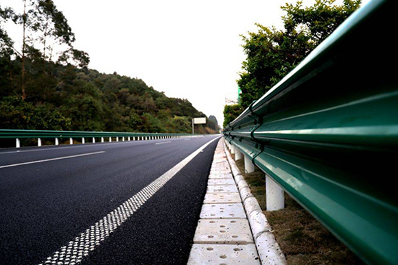 湖南高速公路护栏的常用类型